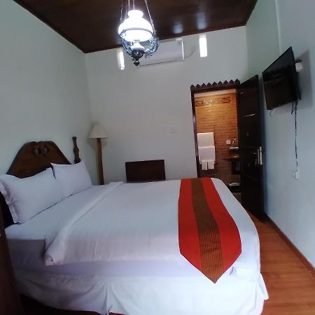 Dem Ayem Heritage Guest House Jogjakarta Buitenkant foto