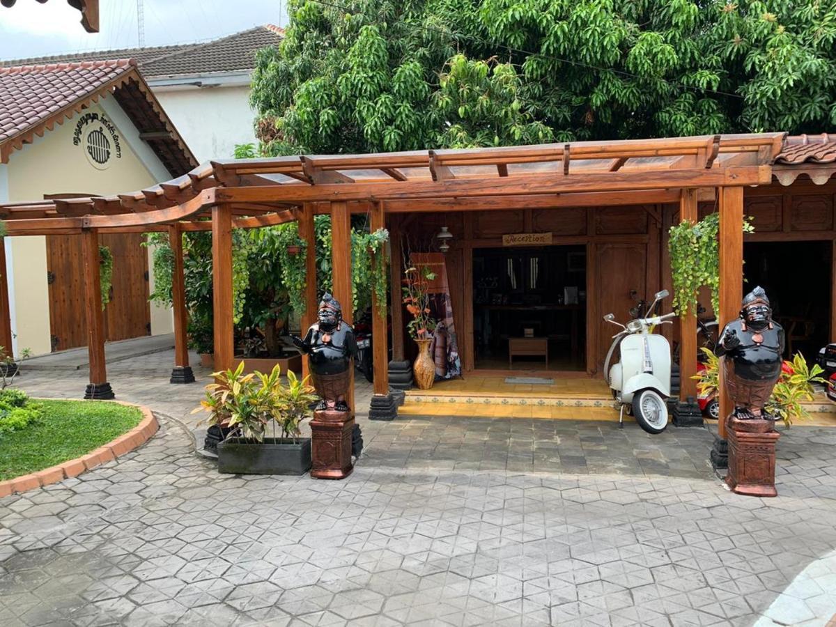 Dem Ayem Heritage Guest House Jogjakarta Buitenkant foto