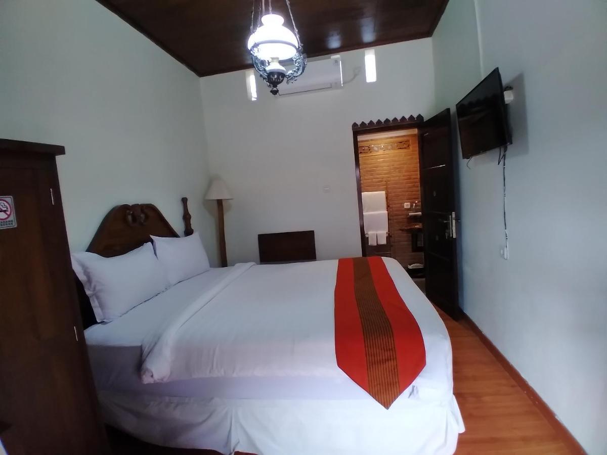 Dem Ayem Heritage Guest House Jogjakarta Buitenkant foto