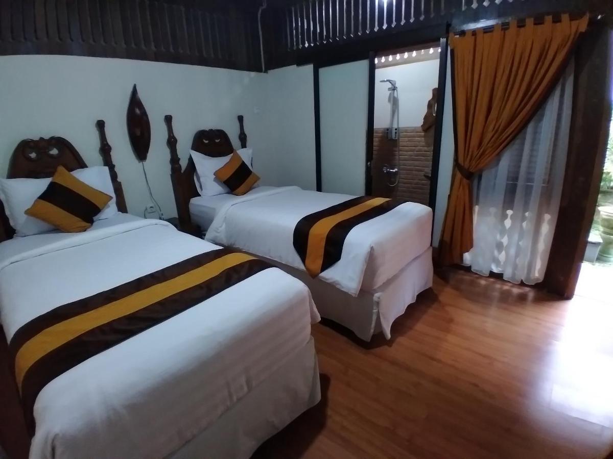 Dem Ayem Heritage Guest House Jogjakarta Buitenkant foto