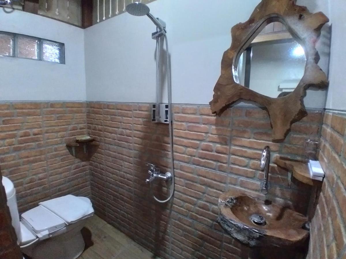 Dem Ayem Heritage Guest House Jogjakarta Buitenkant foto