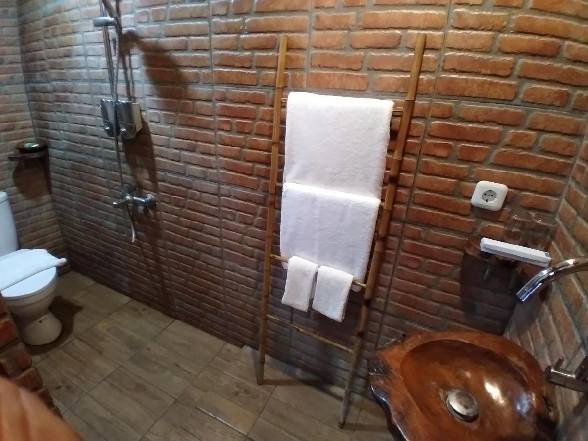 Dem Ayem Heritage Guest House Jogjakarta Buitenkant foto